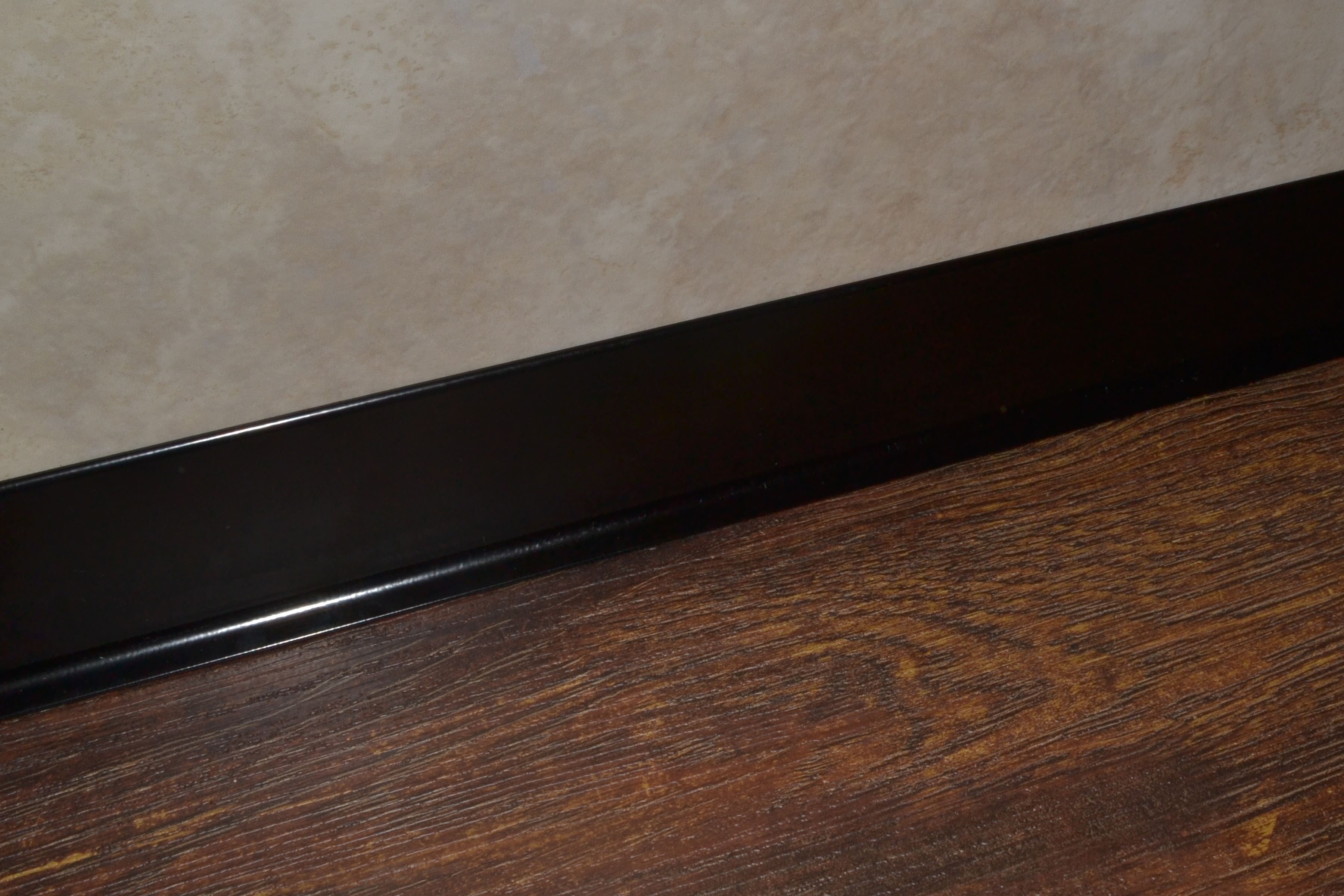 Плинтус алюминиевый L-образный черный (2500*11*60 мм) — купить в Туле